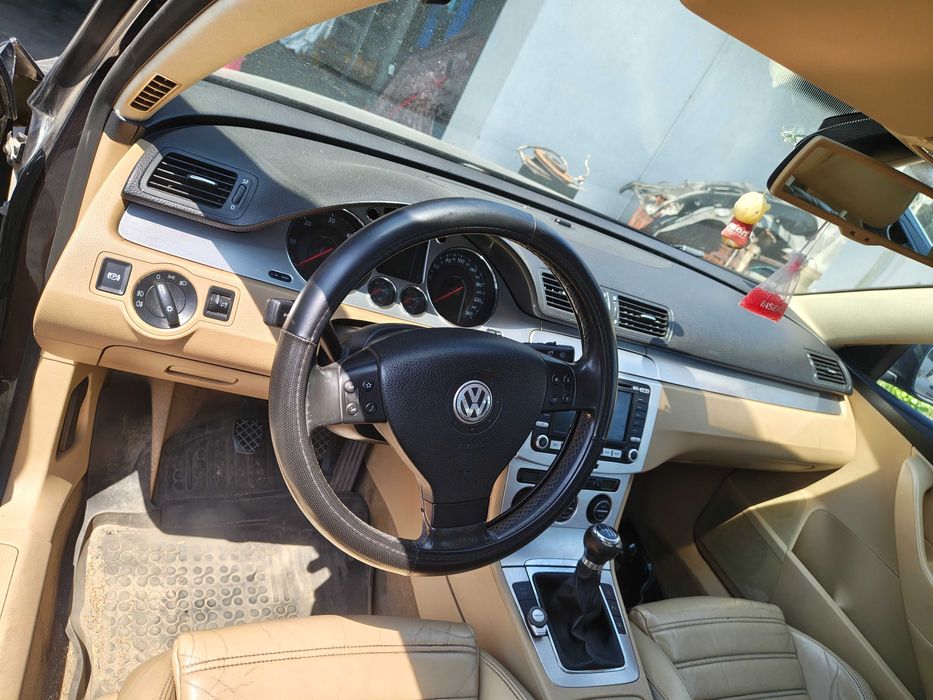 Volkswagen Passat B6 deska rozdzielcza konsola