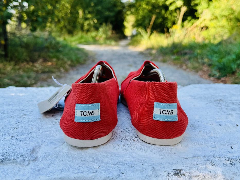 Красиві мокасіни TOMS Red Alpargata