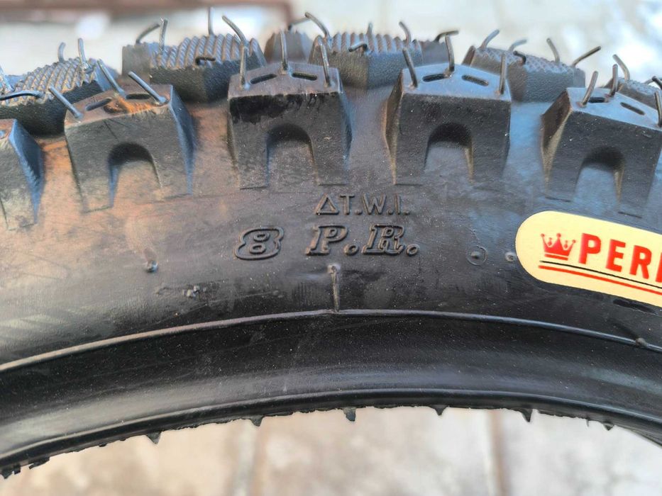 Шина 3.00-18 з камерою Тайвань на Минск шипована