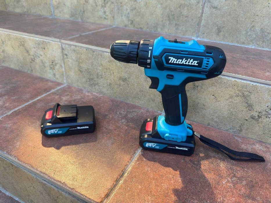 Аккумуляторный шуруповерт Makita 550 24В с DFR патроном с набором