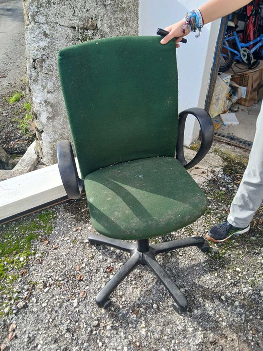 Cadeira giratória para secretária