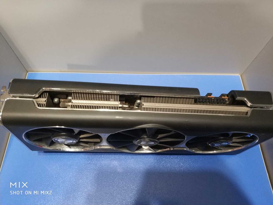 XFX RX 5700 XT Thicc III Ultra 8 Go Boost jusqu'à 2025 MHz