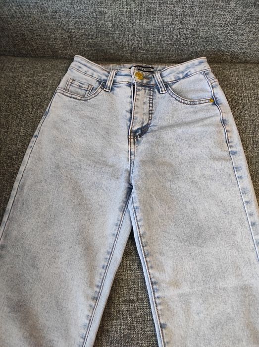 Продам джинси на дівчаток