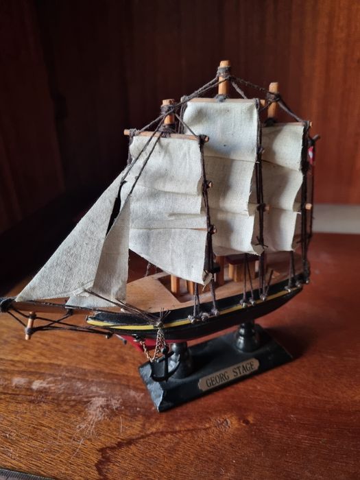 Conjunto Barcos em Madeira 15 e 8 cm