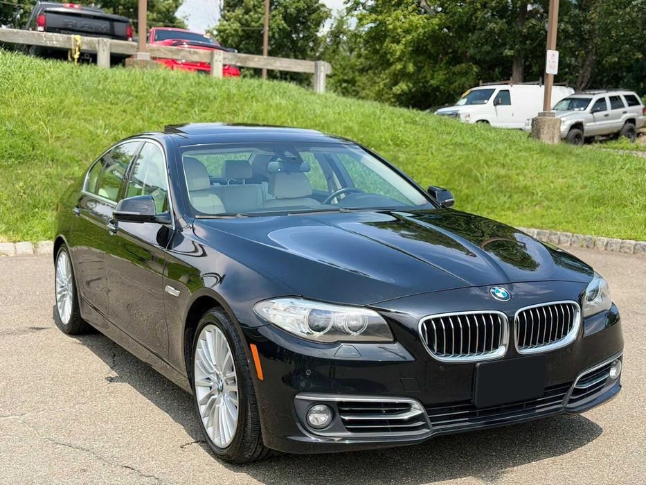 BMW 5 Series      2016