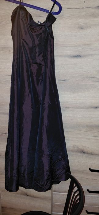 Sprzedam   sukienkę  L  używaną  .