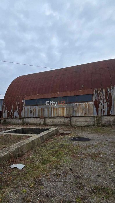 Здається в оренду ангар на великій ділянці