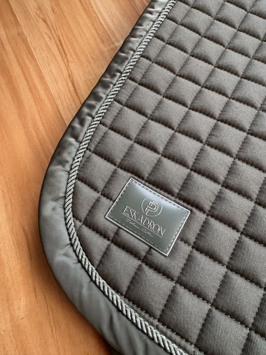 Czaprak DL Eskadron ashgreen platinum ujeżdżeniowy