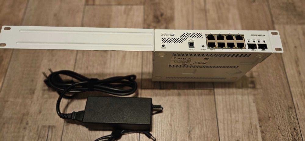 Switch Mikrotik CSS610‑8G‑2S+IN