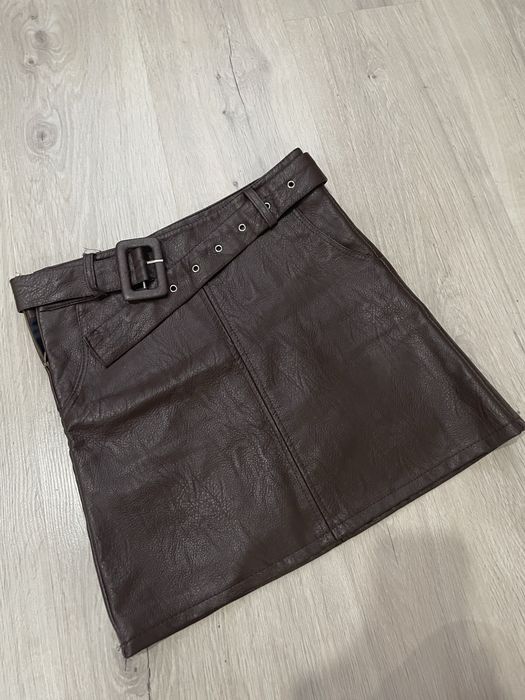 Шкіряна спідниця