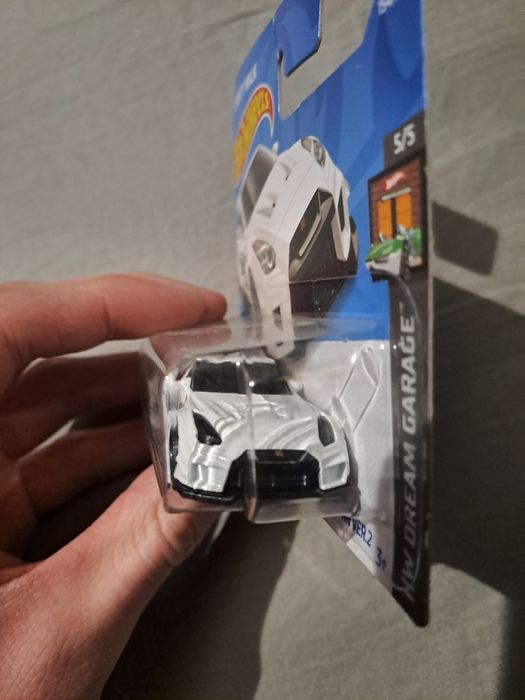Hotwheels nissan gtr r35 lbwk
