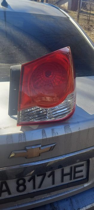 Задній правий Фонарь  Chevrolet Cruz