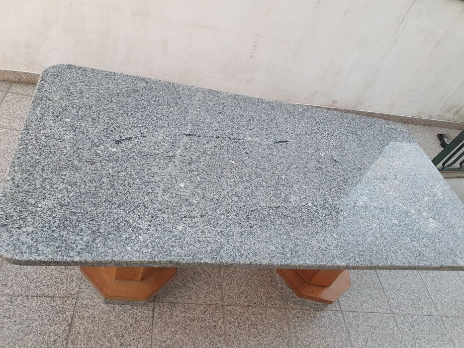 Mesa de Cozinha em Pedra