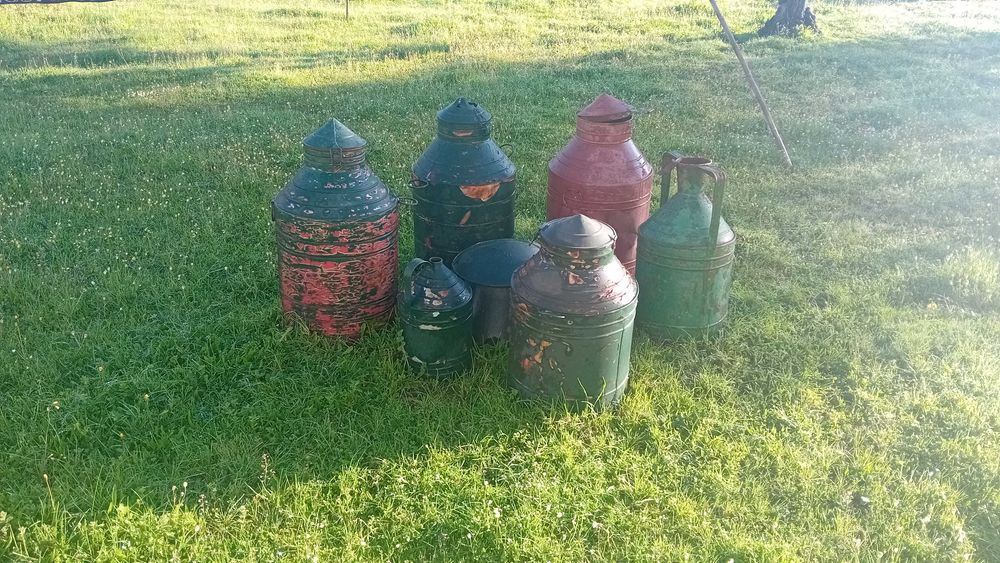 Potes de azeite em chapa