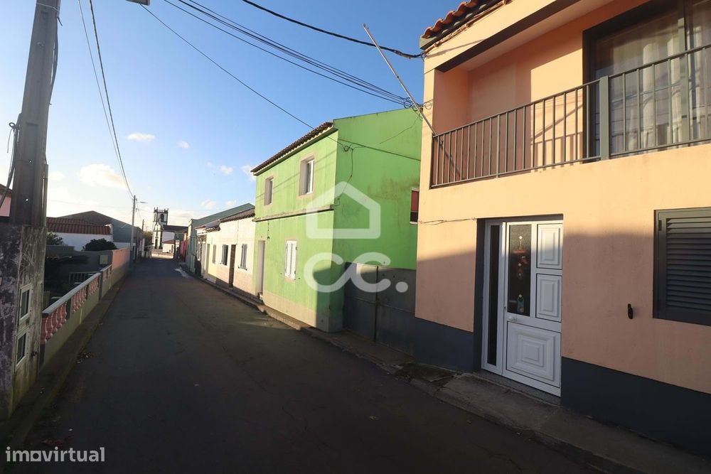 Moradia com 2+2 Quartos em Benfeitoria - Arrifes - Ponta Delgada