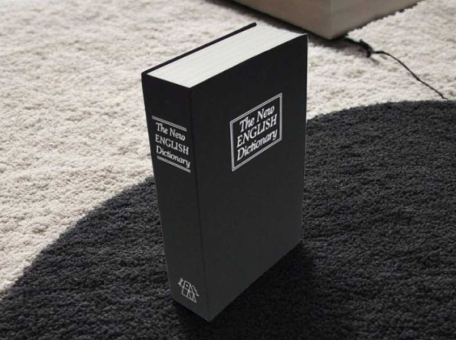 Скарбничка у вигляді словника книга із замком міні сейф