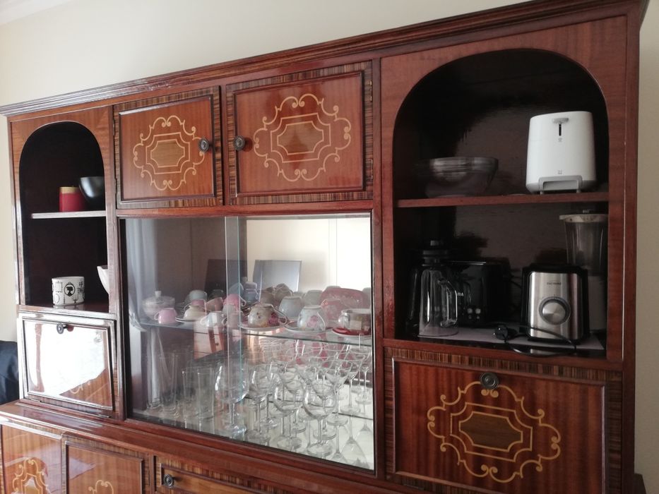 Móvel louceiro sala