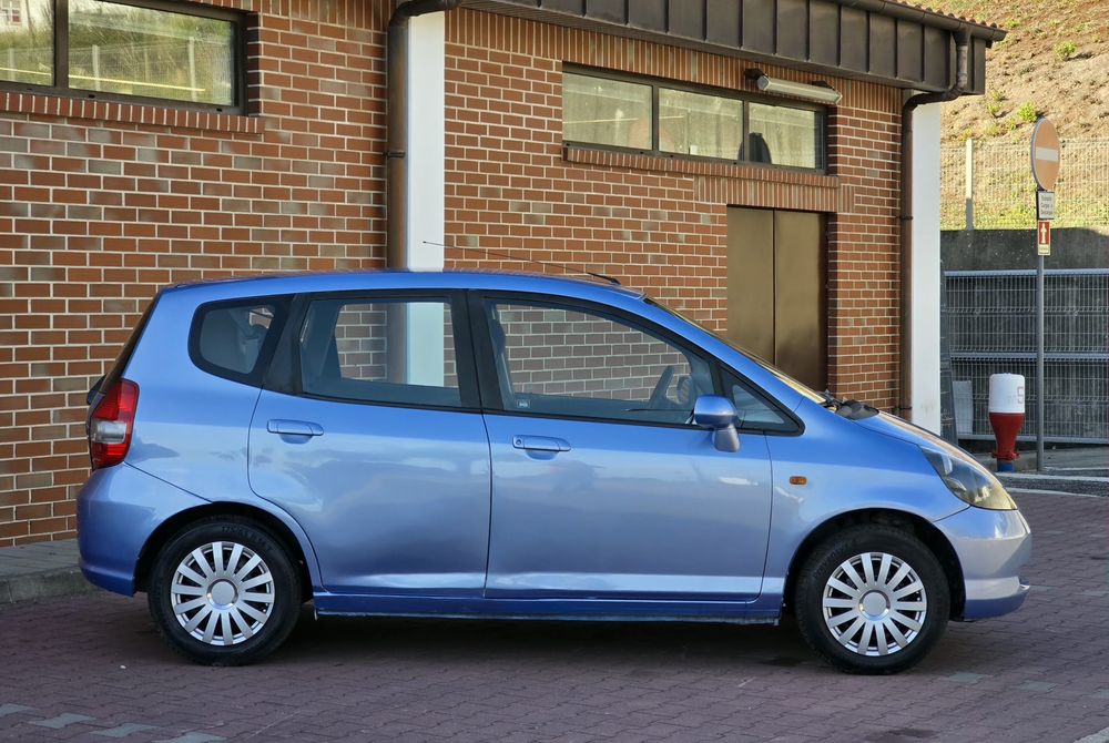 Honda Jazz 1.2 i-DSI 78cv |  AR CONDICIONADO