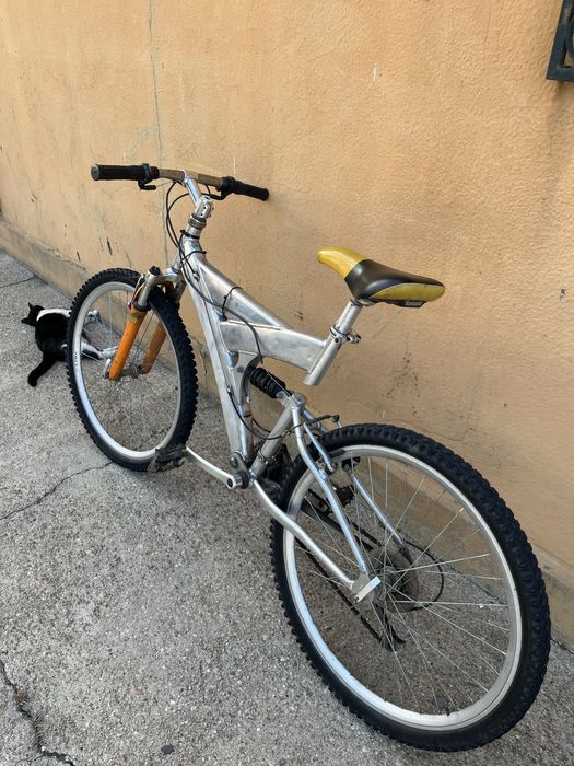 bicicleta full suspension