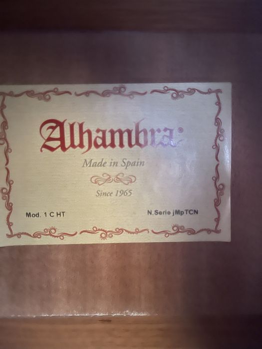 Guitarra Alhambra 1CHT(Hybrid Terra)