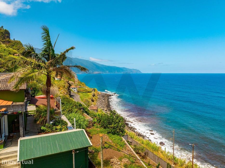 Moradia de Retiro T2+1 com Vista Oceânica – Ponta Delgada, Madeira