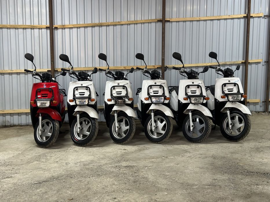 Скутер, мопед Yamaha Gear з контейнера.