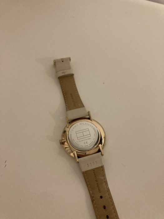 Relogio Tommy Hilfigher - Semi-novo - Muito Elegante