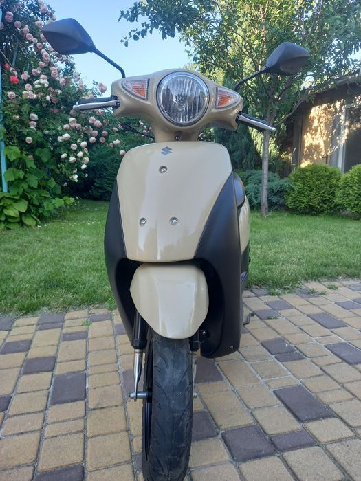 Скутер Suzuki let's 6 контейнерний