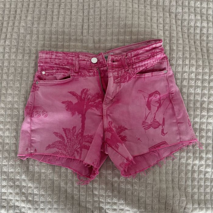 Жіночі шорти GUESS