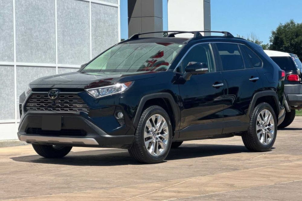 Toyota Rav4 Limited      2019