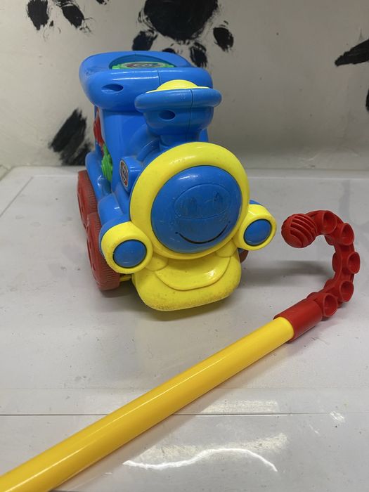 Паровоз-каталка-пищалка