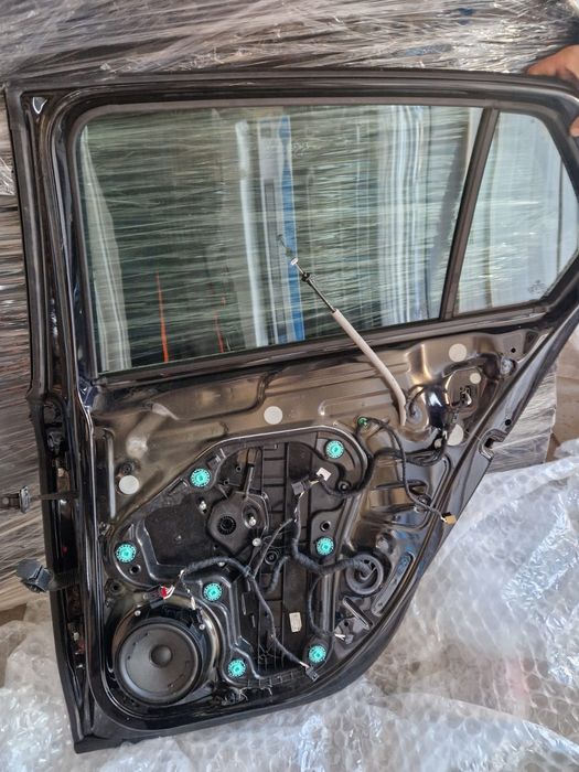 Дверь для Volkswagen Golf 8, седан