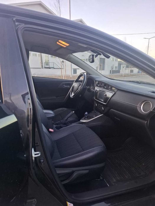 Toyota Auris 1.8 Híbrido | Caixa Automática | Preto | 2013