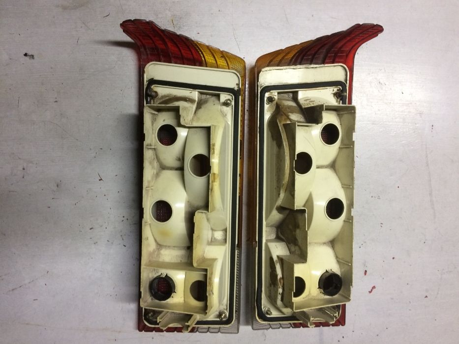 Lampa tył lewa Peugeot 305 ŁADNE ORYGINALNE