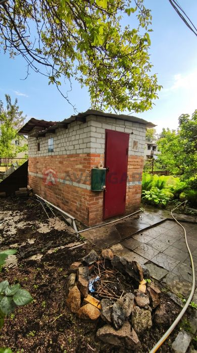 Продам дачу для життя та відпочинку. Поруч ліс та озеро