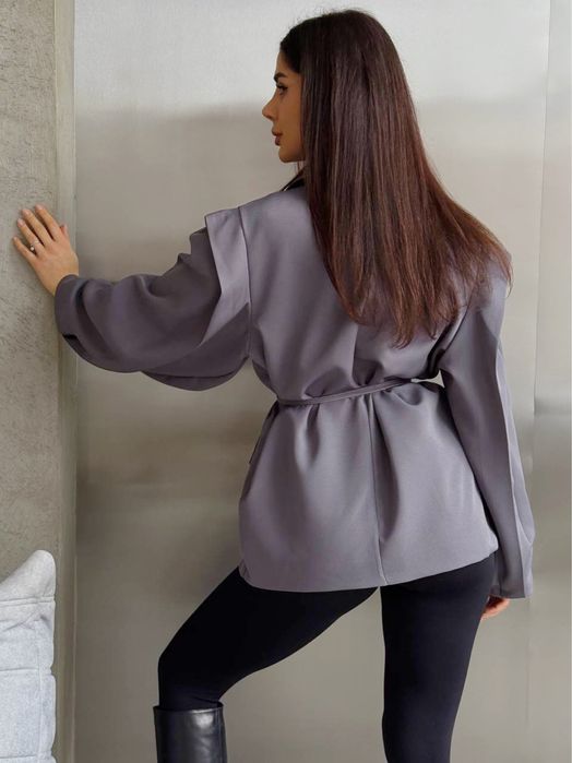 Пиджак оверсайз.