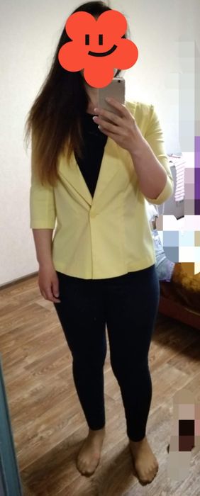 Яскраво жовтий піджак