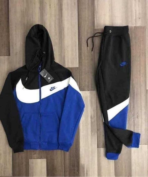 Fato de treino de qualidade bordado