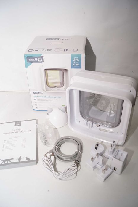 Drzwiczki dla kota Microchip Cat Flap Connect SureFlap + Hub białe