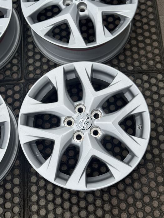Диски оригінал toyota corolla celica avensis prius auris 5 100 r16