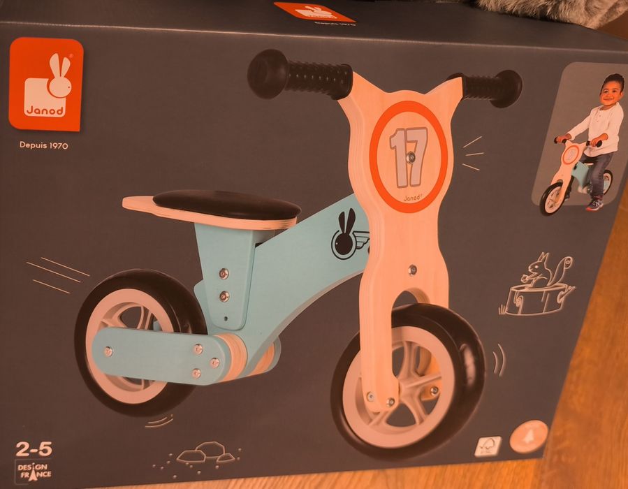 Bicicleta equilibrio Nova em caixa nunca aberta