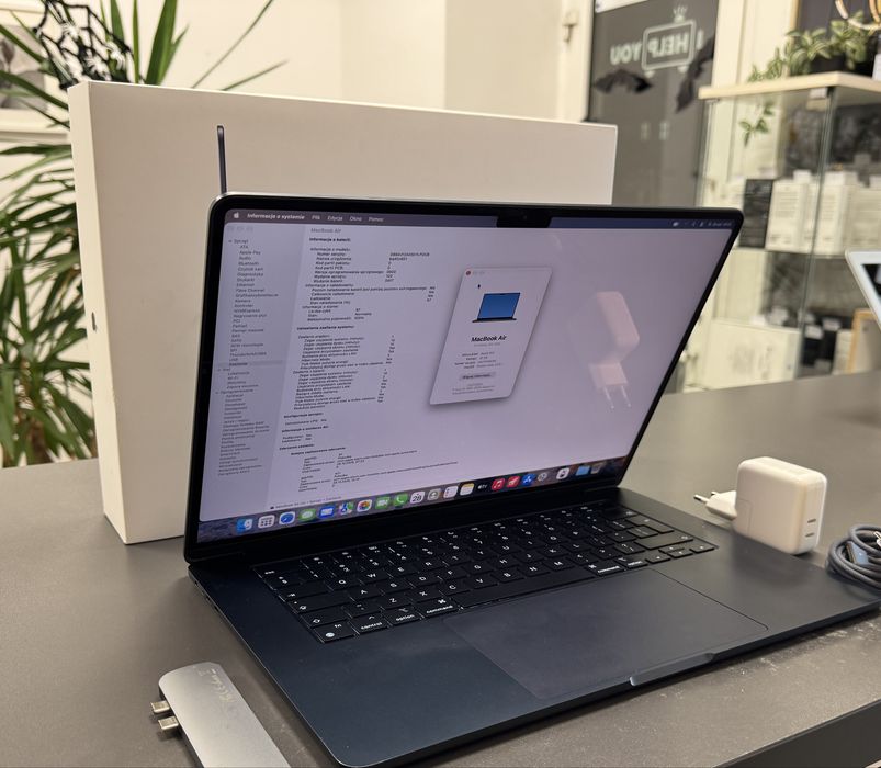 - Macbook Air M3 15 cali - 16GB RAM - 512 GB SSD - 97 cykli - 15 cali - kupiony w iSpot - zestaw + gratisy - etui spigen, hub Satechi, ladowarka