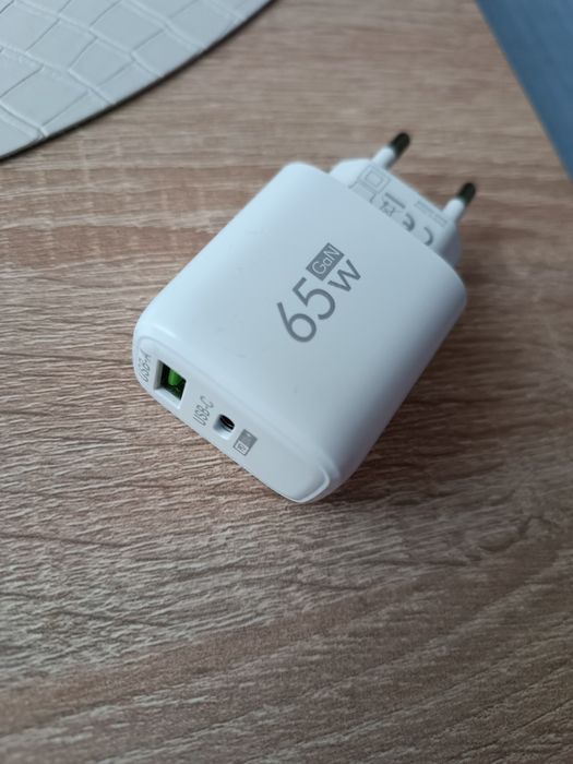 Ładowarka 65 Wat