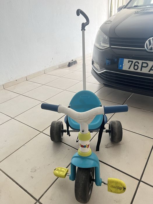 Triciclo em bom estado