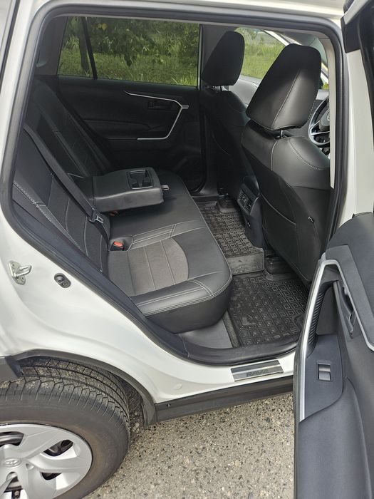 Продам RAV 4, 2021 р.  мех(6-ст)