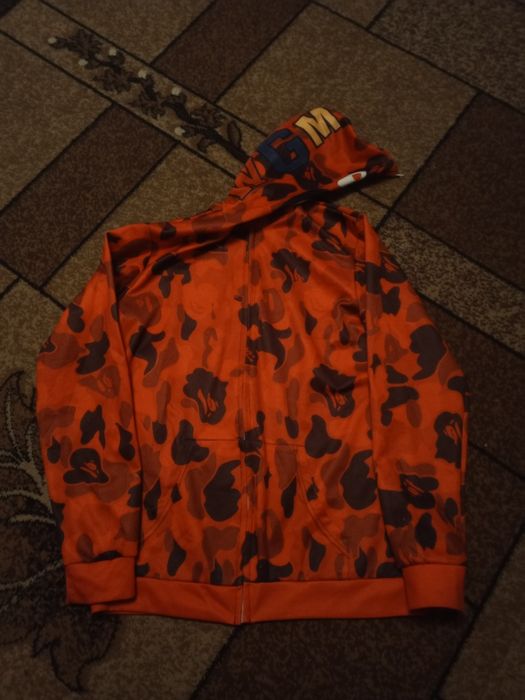 БЕЙП червоний с папга,СРОЧНО