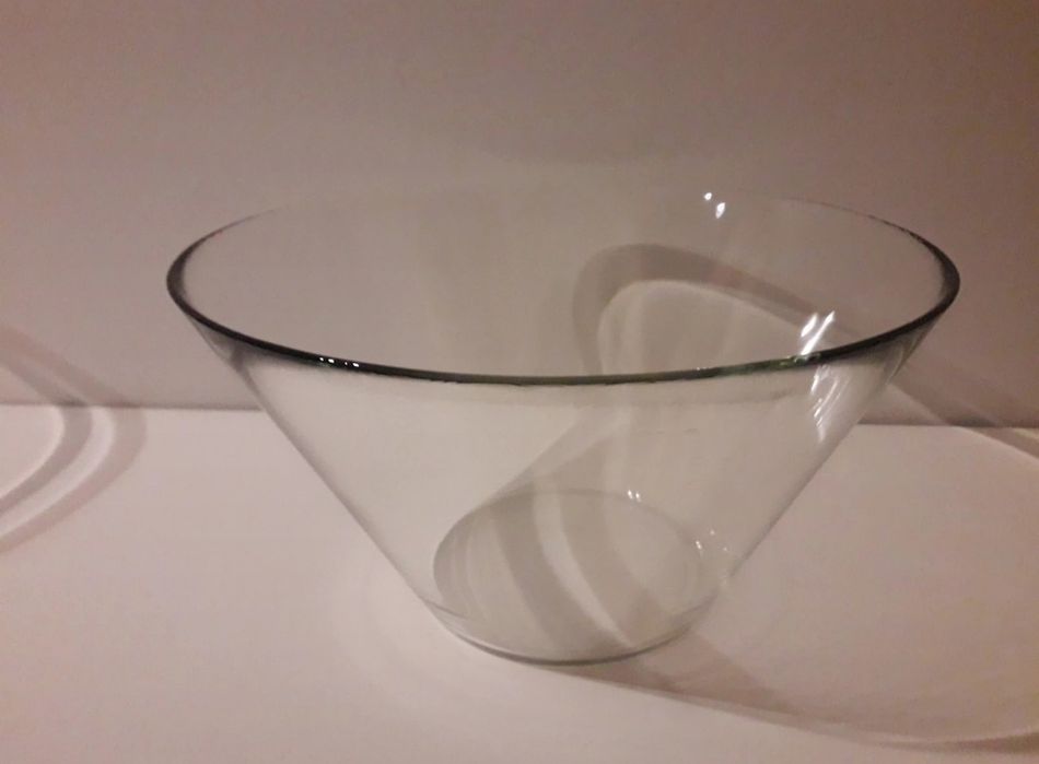Two large glass goblets435433046740183046