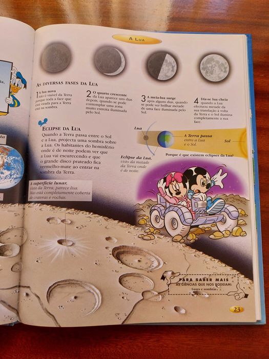 O Espaço, livro didático com personagens da Disney, muito bom estado,