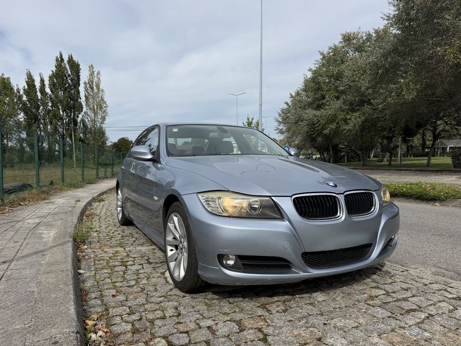BMW E90.