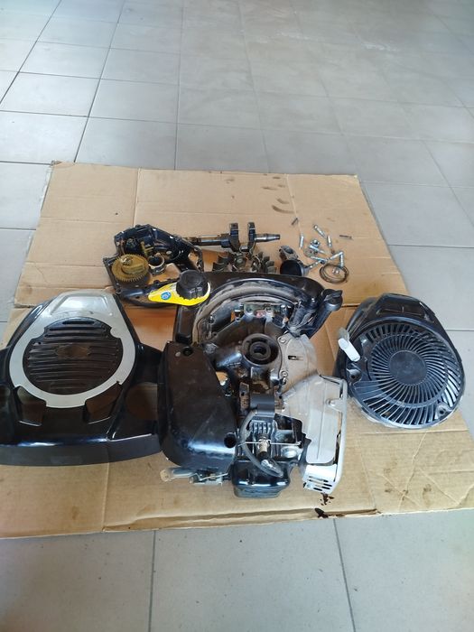 Продам двигун газонокосарки BRIGGS & STRATTON по деталях запчастини